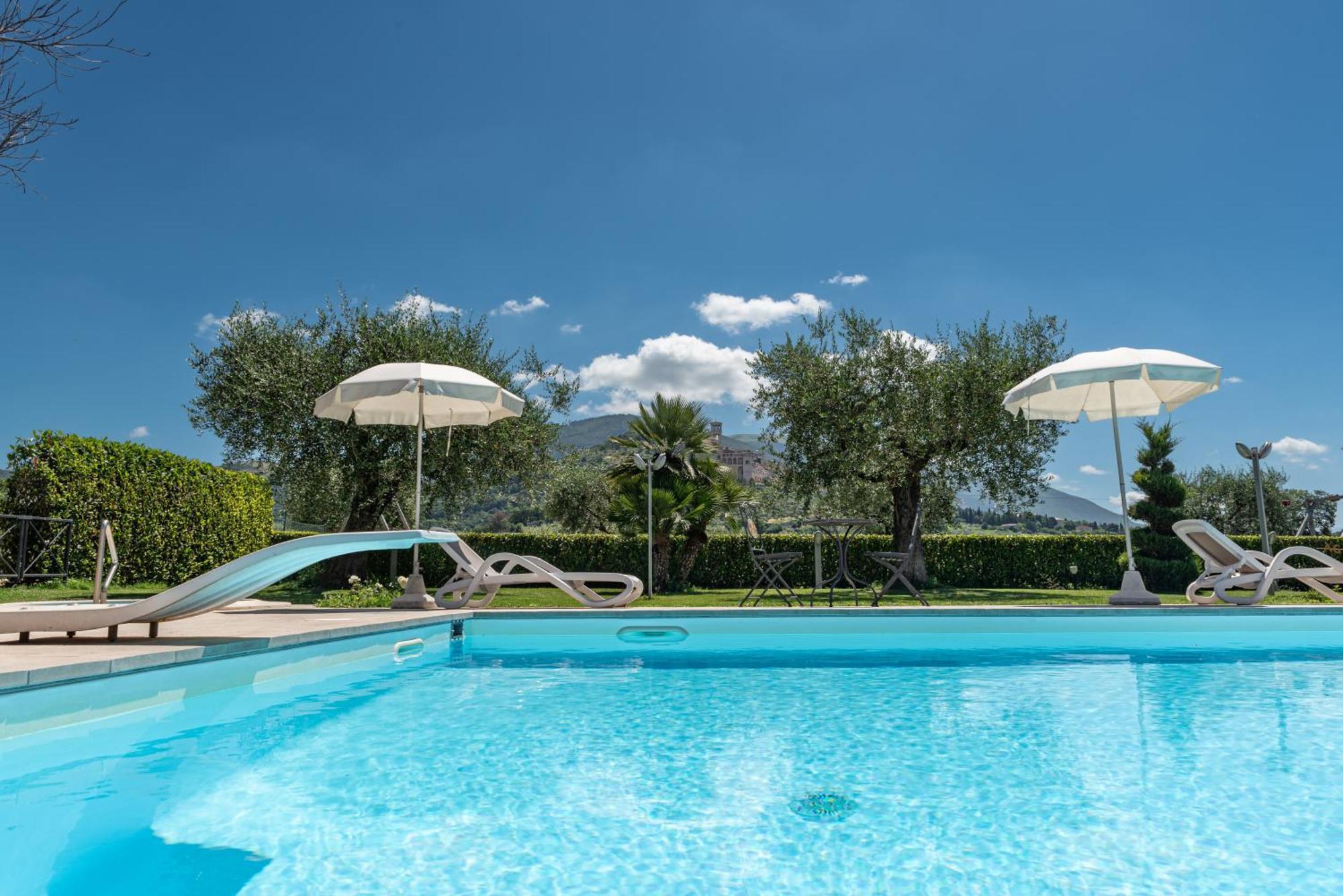 Agriturismo Il Girasole Ассизи Экстерьер фото