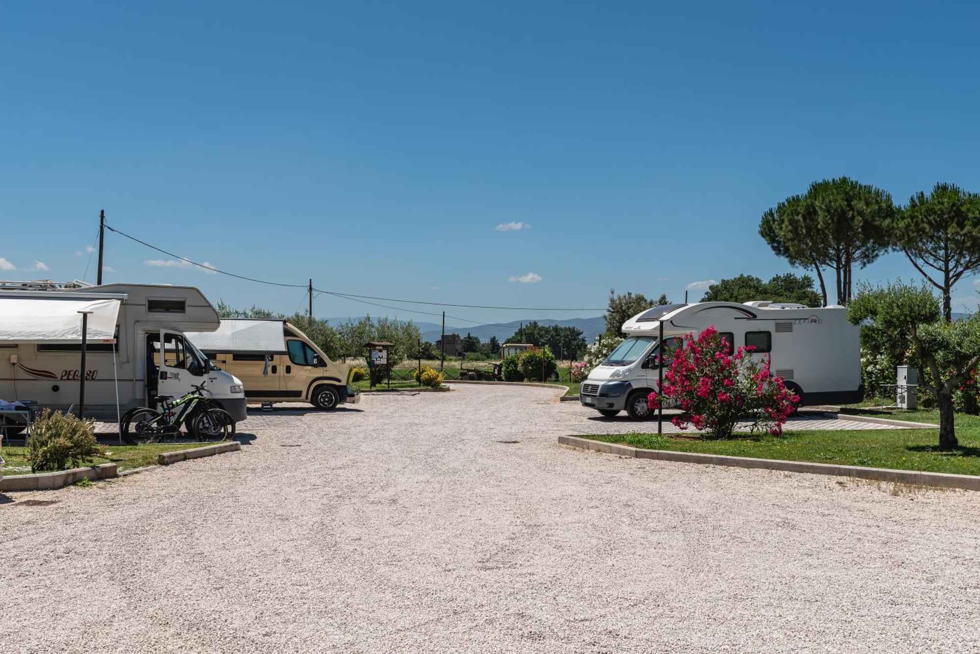Agriturismo Il Girasole Ассизи Экстерьер фото