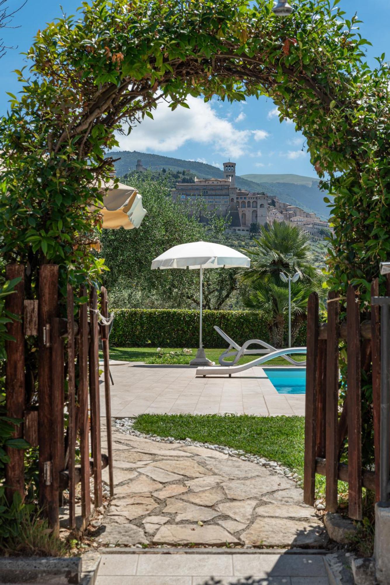 Agriturismo Il Girasole Ассизи Экстерьер фото