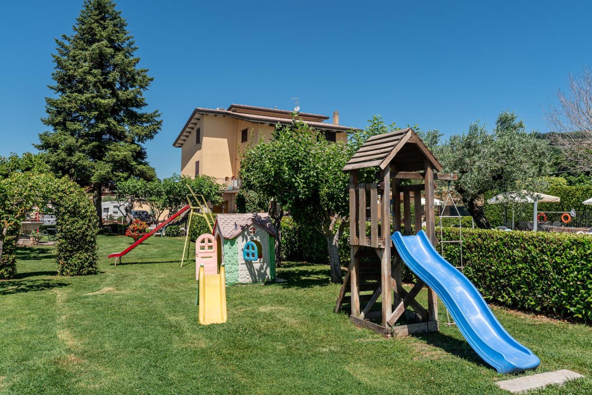 Agriturismo Il Girasole Ассизи Экстерьер фото