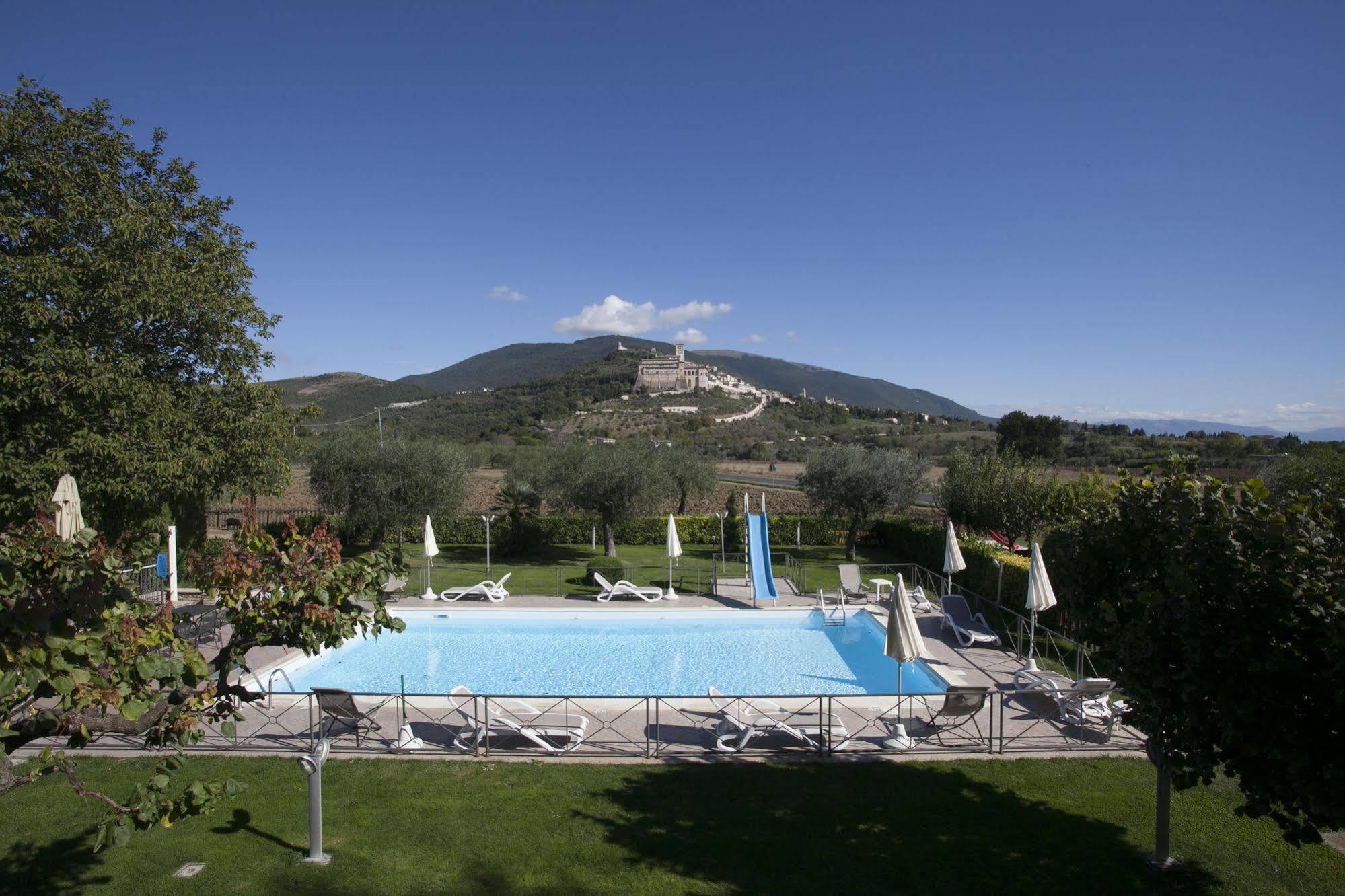 Agriturismo Il Girasole Ассизи Экстерьер фото