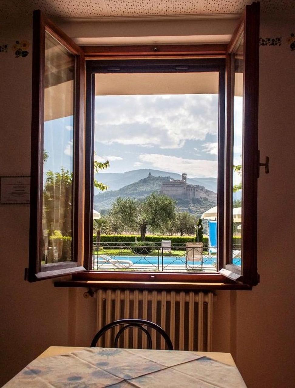 Agriturismo Il Girasole Ассизи Экстерьер фото