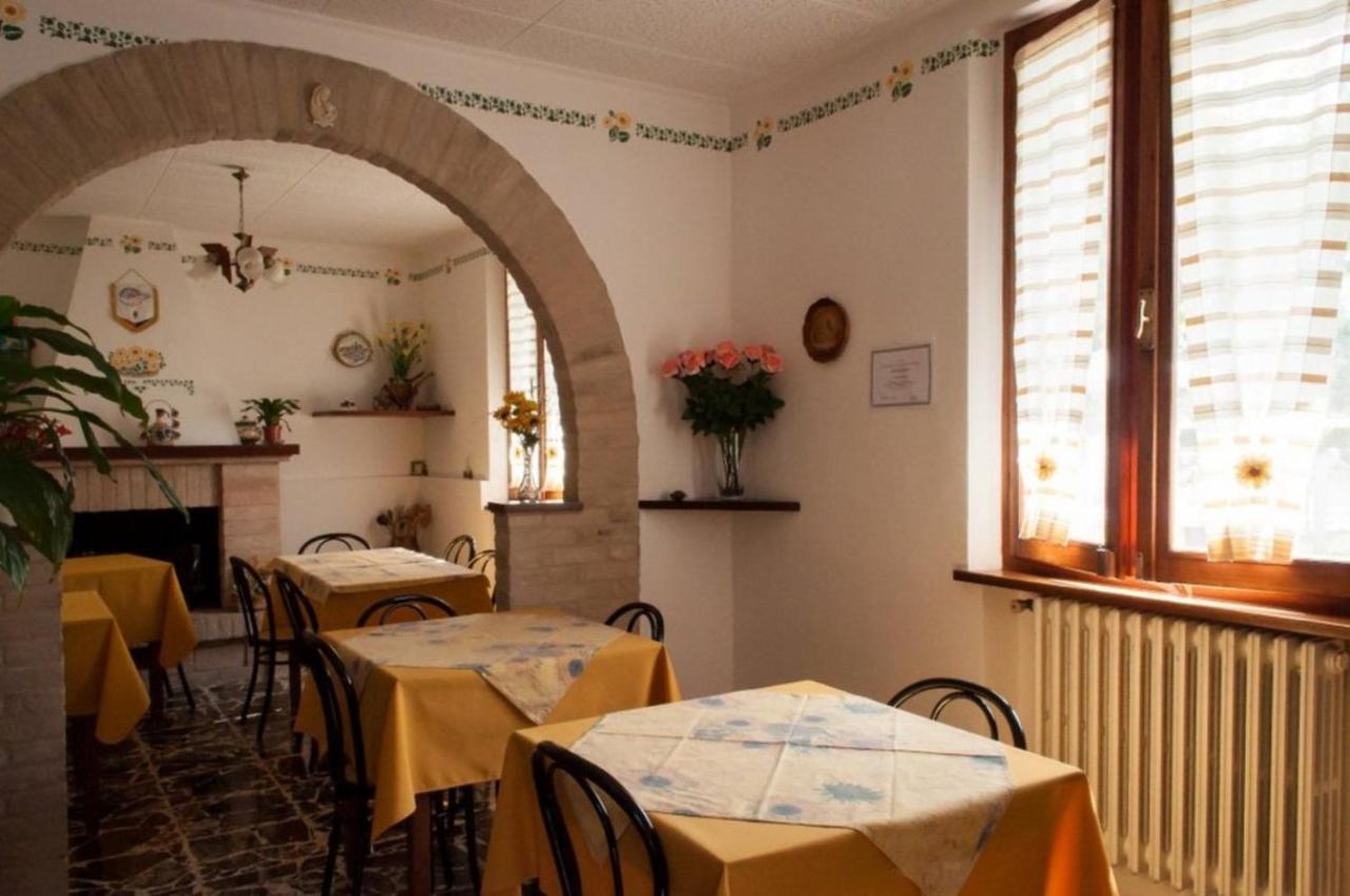 Agriturismo Il Girasole Ассизи Экстерьер фото